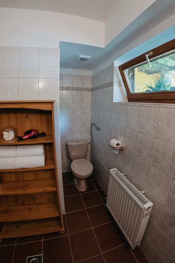 Hemina Vendeghaz Hotel Tata Eksteriør billede